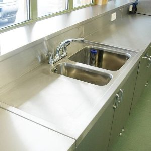 STAINLESS STEEL TABLES & SINKS